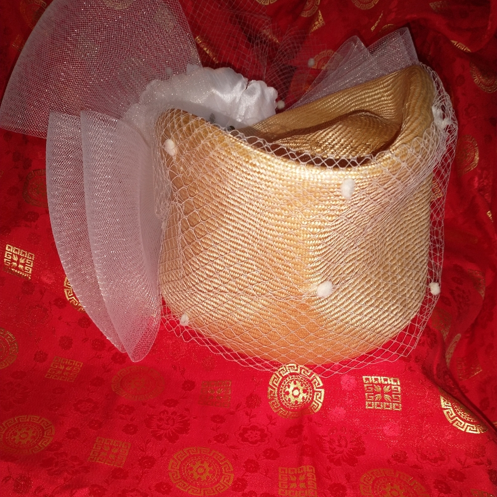 ASTONISHING VINTAGE MR. JOHN HAT